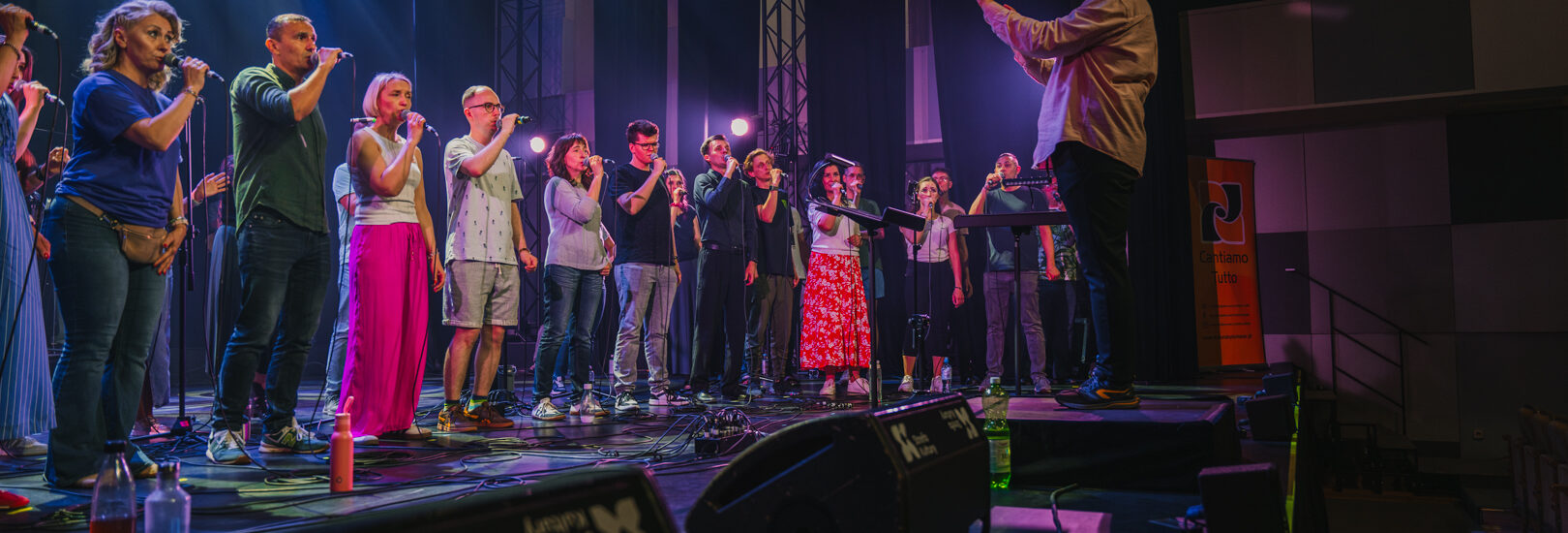 Wiecie już, jak wyglądają nasze koncerty… 🎤✨ Ale nie wiecie, co dzieje się za kulisami!