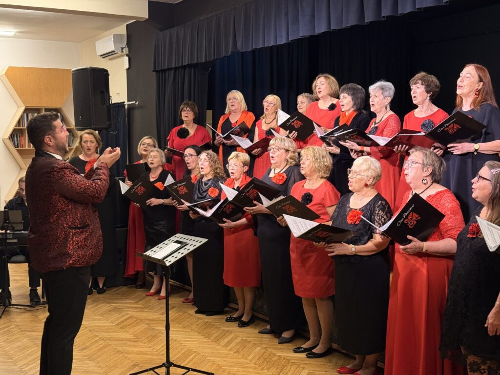 Chór Con Passione śpiewa pod dyrekcją dr. Sebastiana Sikory